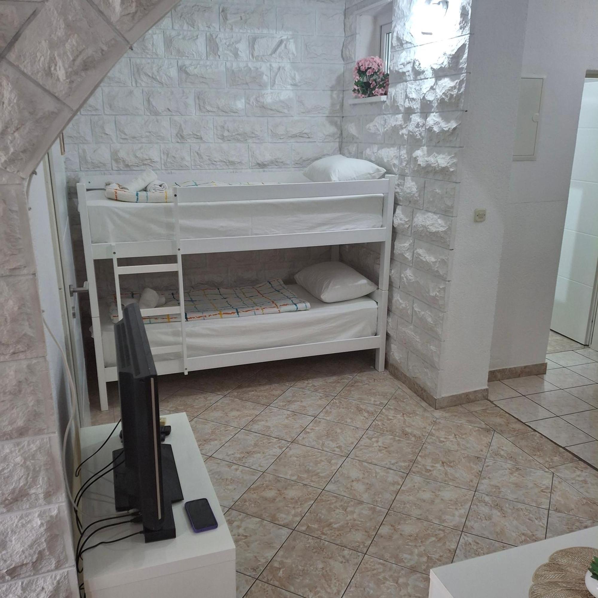 Apartmani Villa Anita เนอุม ภายนอก รูปภาพ